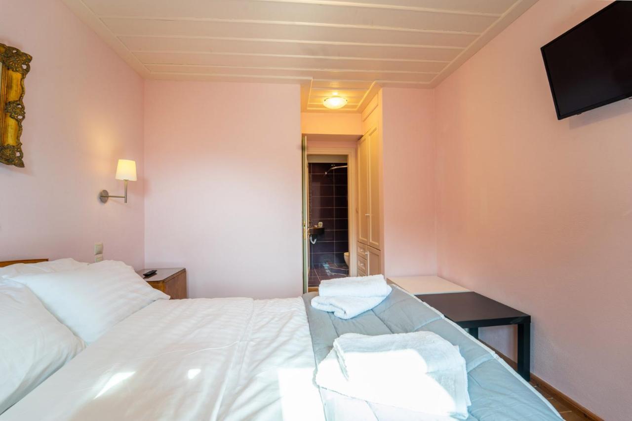 Maisonette Korfes-Κορφές-Μ Δύο Αυτόνομοι Όρoφοι Της Βίλας Κορφές Για Οικογένειες Και Μικρές Παρέες Karpenísion Exteriör bild