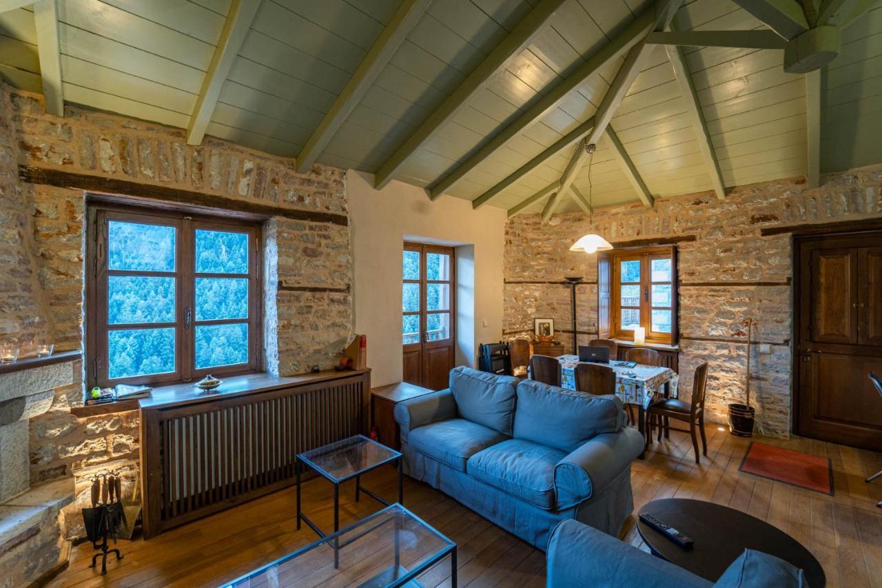 Maisonette Korfes-Κορφές-Μ Δύο Αυτόνομοι Όρoφοι Της Βίλας Κορφές Για Οικογένειες Και Μικρές Παρέες Karpenísion Exteriör bild