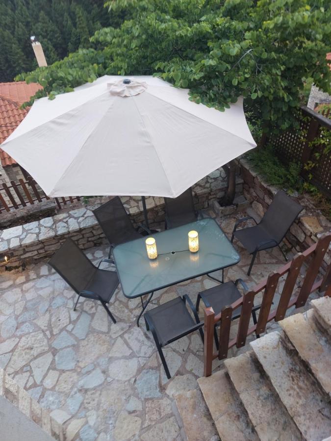 Maisonette Korfes-Κορφές-Μ Δύο Αυτόνομοι Όρoφοι Της Βίλας Κορφές Για Οικογένειες Και Μικρές Παρέες Karpenísion Exteriör bild